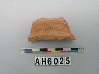 藏品(褐色細砂陶口緣)的圖片